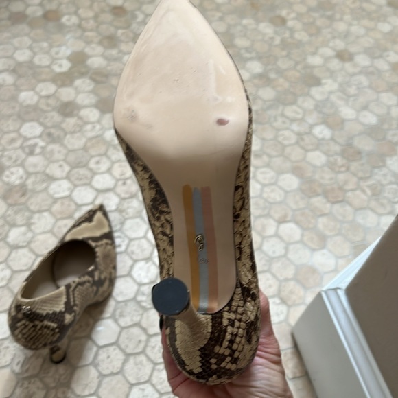 Sam Edelman Python print pumps - Picture 6 of 8